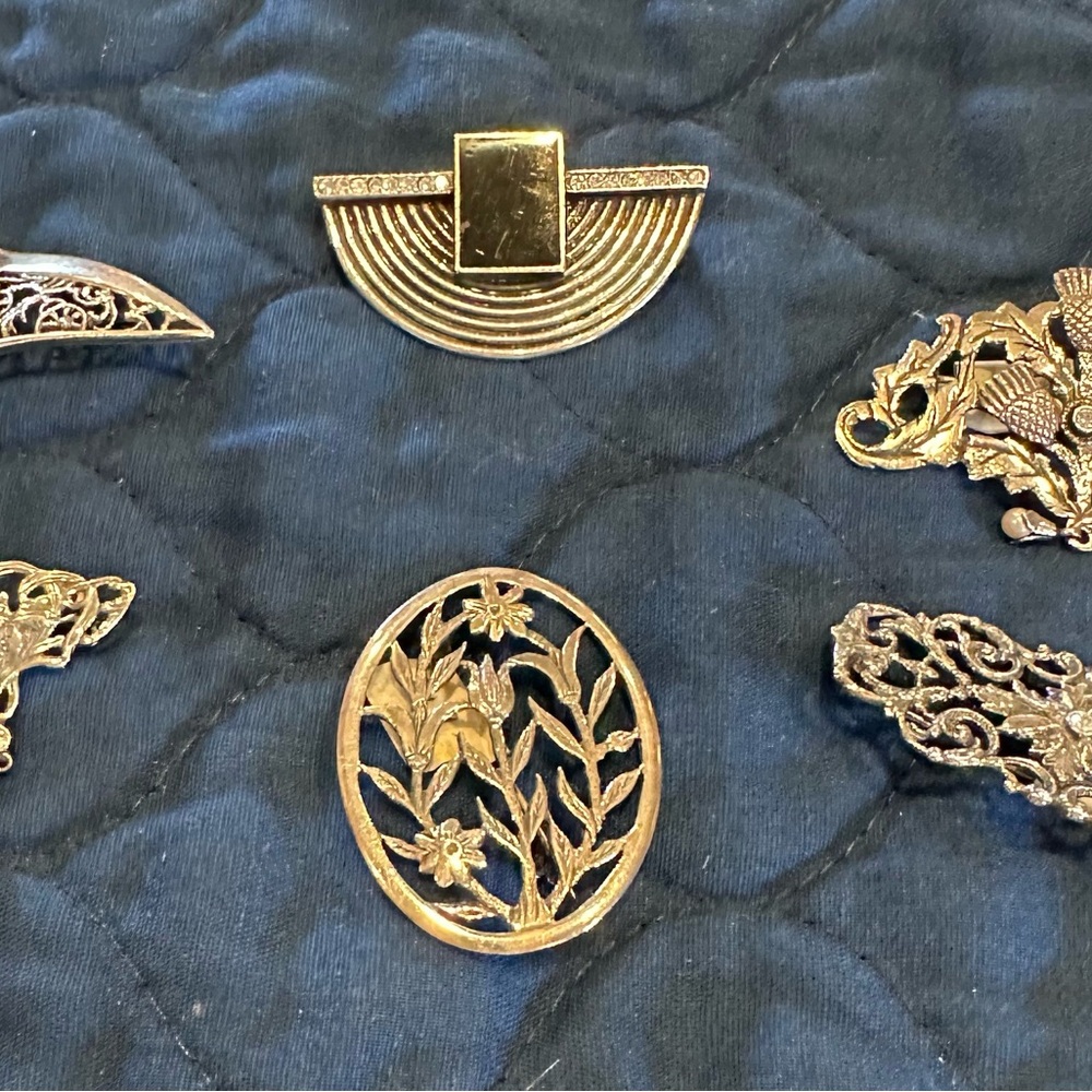Elegant Sterling Silver Brooches 45 Pieces